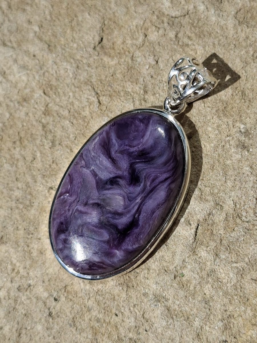 Pendentif en charoïte et argent | Boutique Suisse La Géode