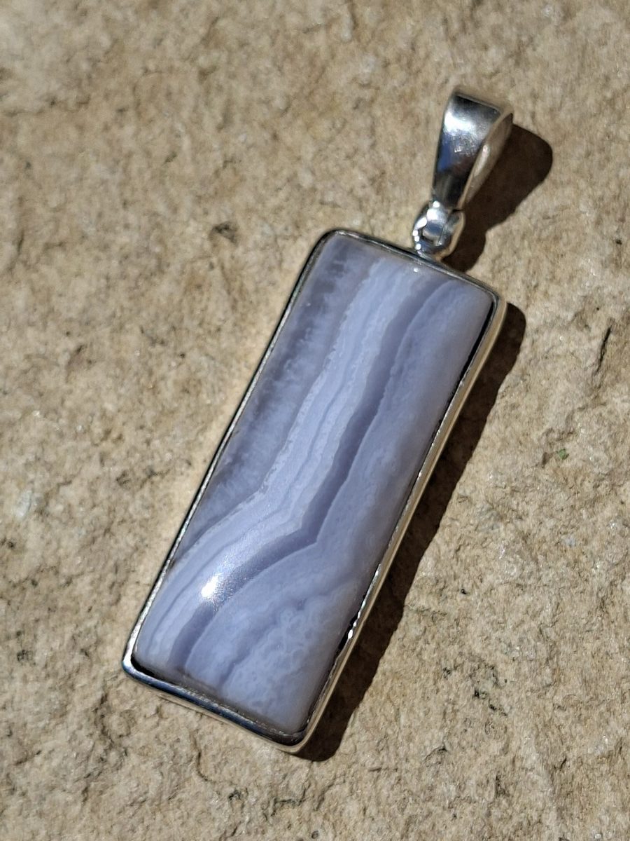 Pendentif en Calcédoine et argent 925 | Boutique Suisse La Géode