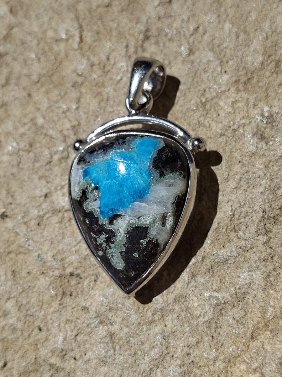 Pendentif en Cavansite et argent 925 | Boutique Suisse La Géode