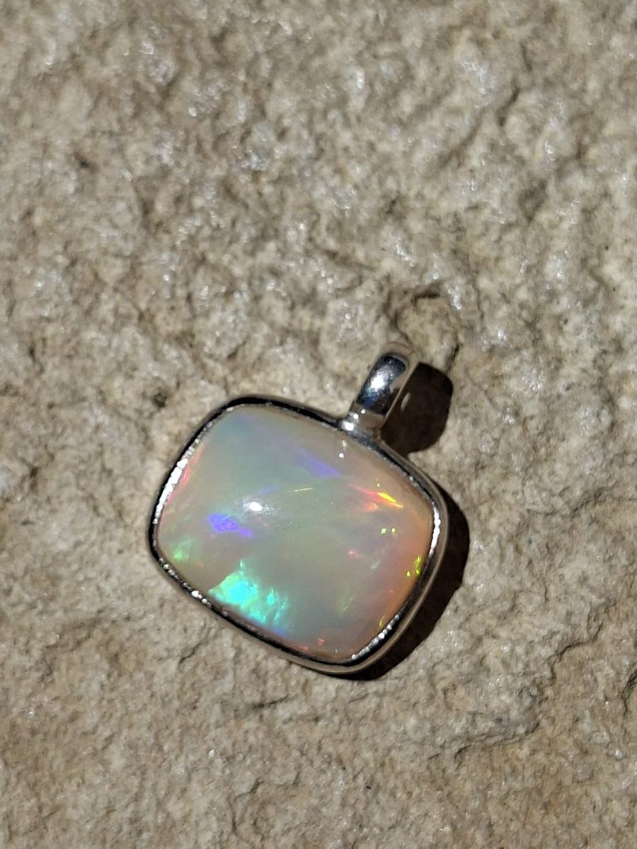 Pendentif en Opale welo et argent 925 | Boutique Suisse La Geode