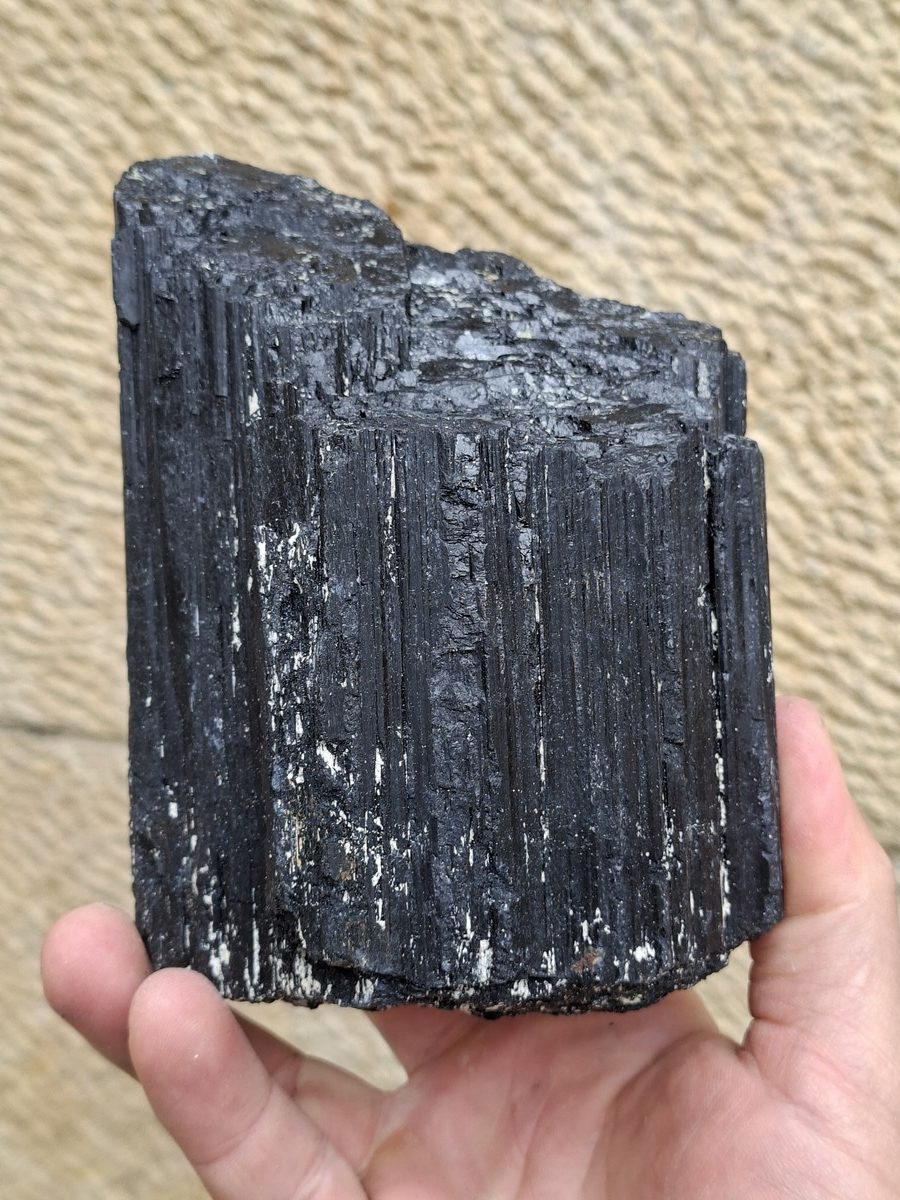 Tourmaline noire brute