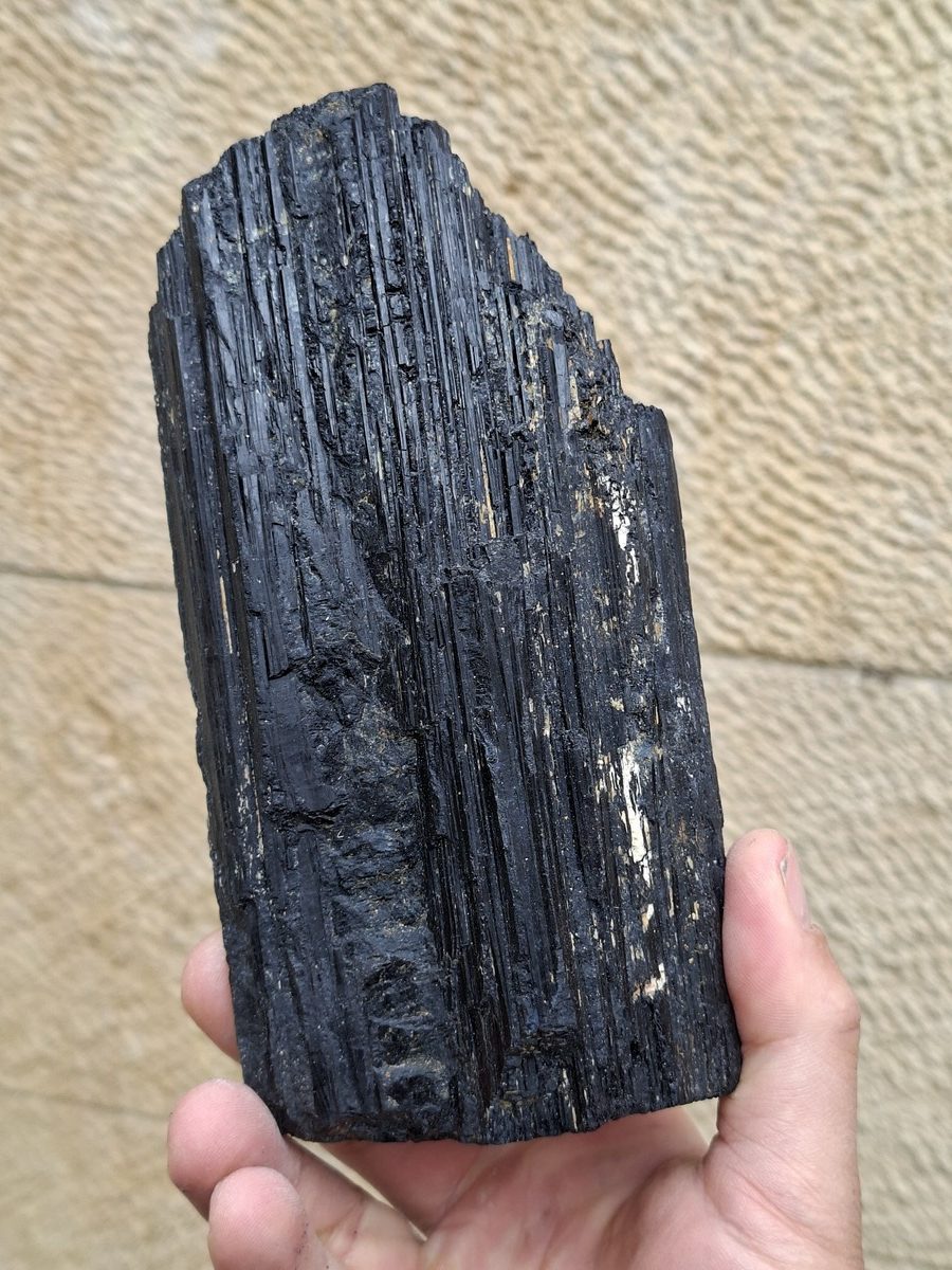 Tourmaline noire brute
