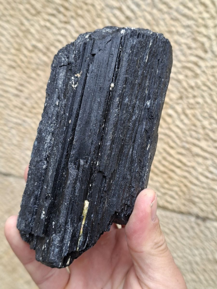 Découvrez notre magnifique sélection de tourmaline et ses bienfaits en lithothérapie. Boutique Suisse. Livraison rapide. Commande en ligne.
