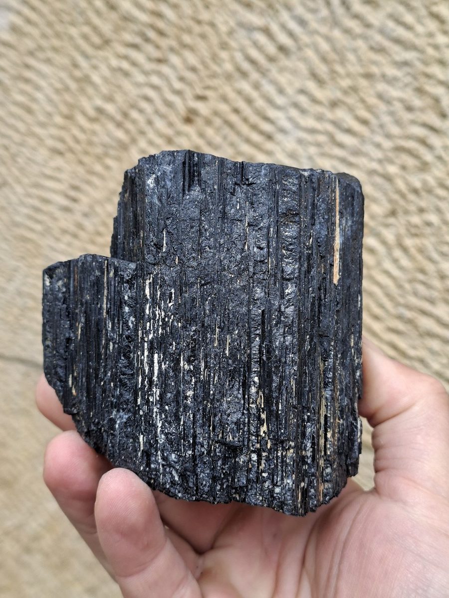 Découvrez notre magnifique sélection de tourmaline et ses bienfaits en lithothérapie. Boutique Suisse. Livraison rapide. Commande en ligne.
