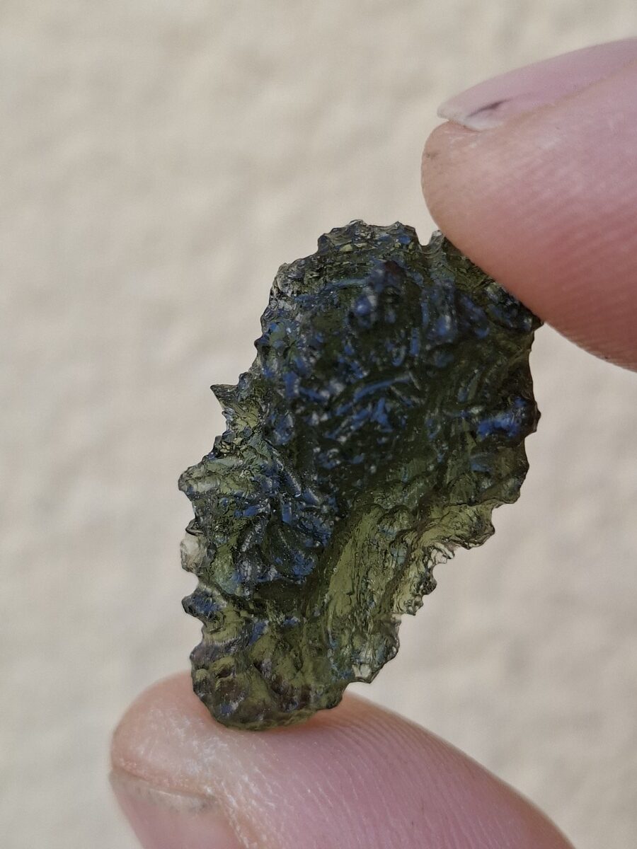 Pierre brute de Moldavite de république Tchèque | Magasin de minéraux du monde et lithothérapie