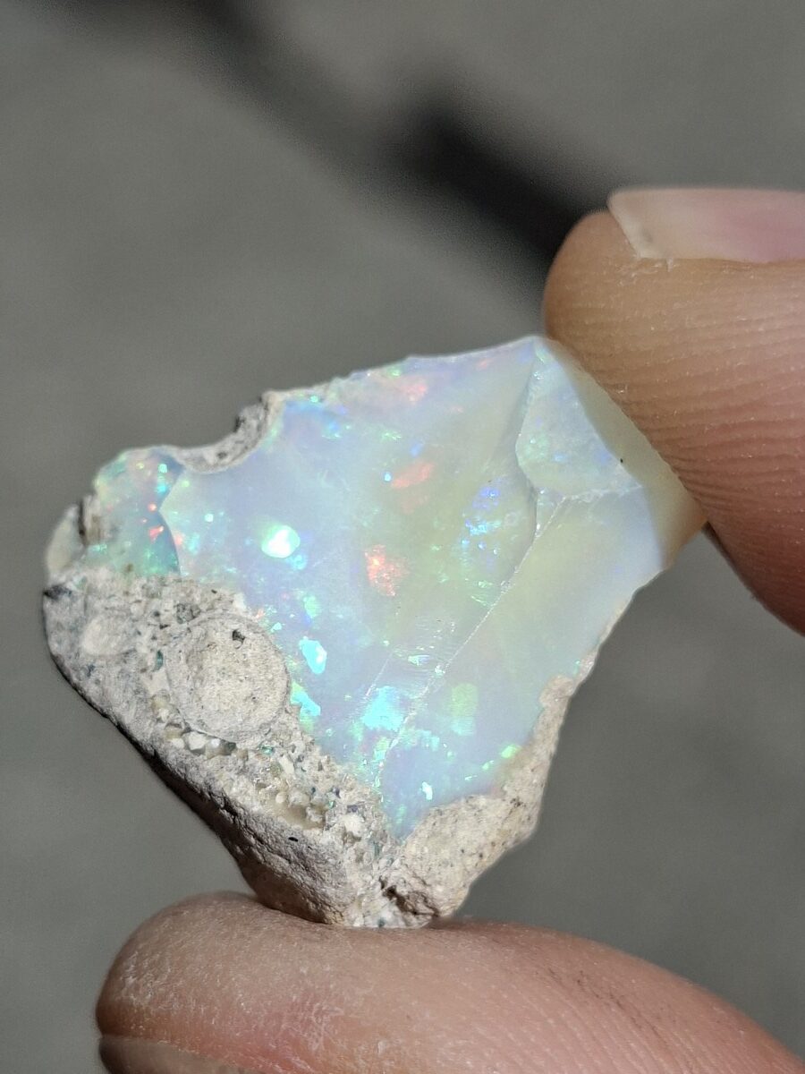 Opale d'Ethiopie brute - Boutique de pierres & lithothérapie en Suisse