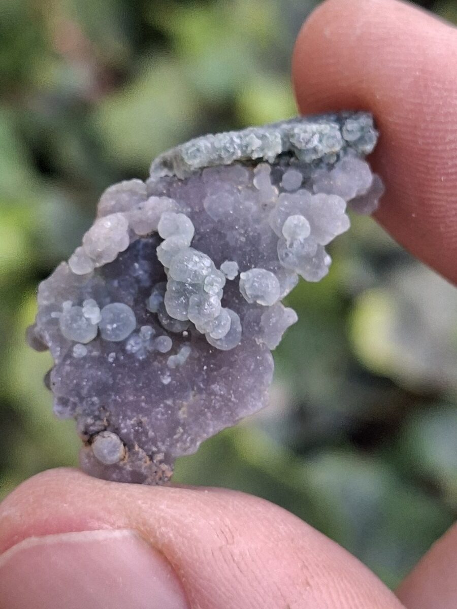 Agate raisin brute ou Calcédoine botryoïde | Pierres de collection, Galets roulées, Bracelets, Lithothérapie – Boutique Suisse de Minéraux La Géode