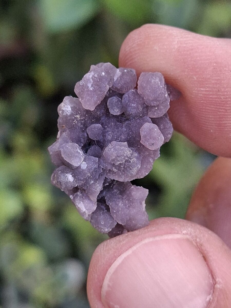 Agate raisin brute ou Calcédoine botryoïde | Pierres de collection, Galets roulées, Bracelets, Lithothérapie – Boutique Suisse de Minéraux La Géode