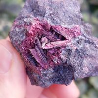Erythrite